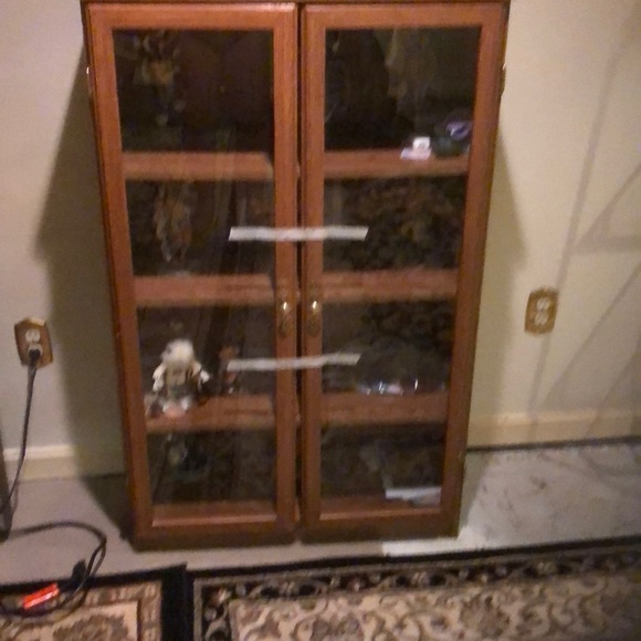 Curio cabinet for $25.00 - Picture 1 of 1